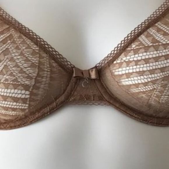 Chantelle Tan Lace Bra With Charm & Bow Detail - Picture 2 of 4